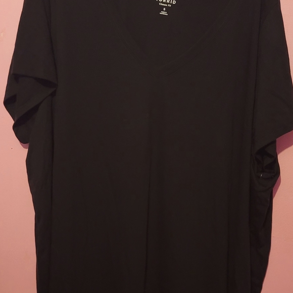 torrid Tops - WOMENS 4XL Torrid V-Neck Short Sleeve Tee